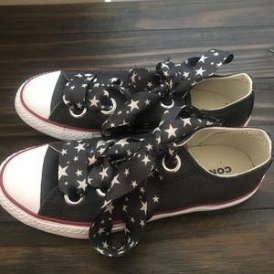 Converse tennis shoes